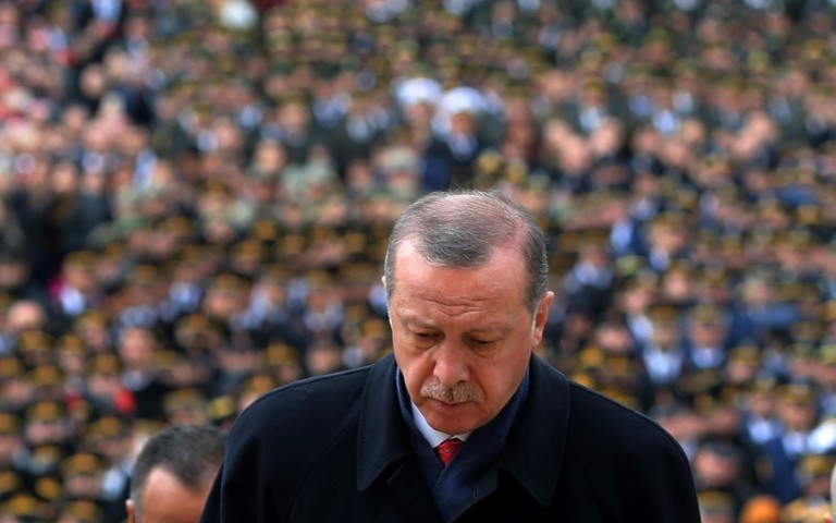اردوغان يطرد رؤساء بلديات في سبيل استرجاع شعبيته