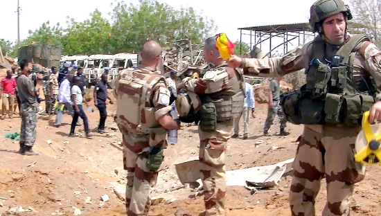 مقتل 11 جنديا ماليا كانوا اسرى لدى تنظيم جهادي في غارة فرنسية
