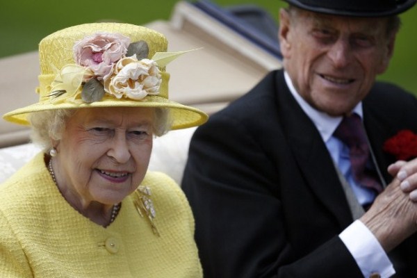 الملكة إليزابيث الثانية تحتفل بعيد زواجها السبعين