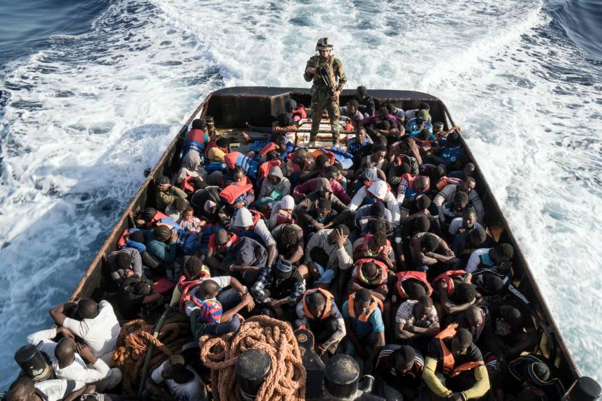 عملية صوفيا الاوروبية تنقذ 42 الف مهاجر في البحر