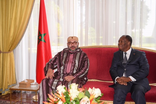 ملك المغرب يتباحث مع الرئيس الإيفواري في أبيدجان