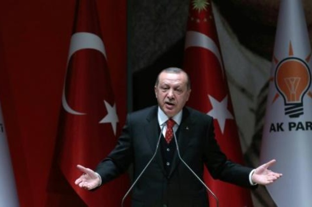 اليونان تعتقل أتراكًا من اليسار المتطرف قبل زيارة أردوغان