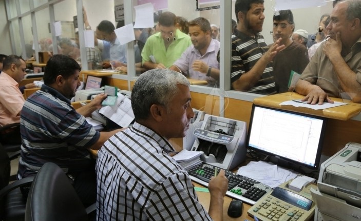 منع موظفي السلطة من دخول مقار الوزارات في قطاع غزة