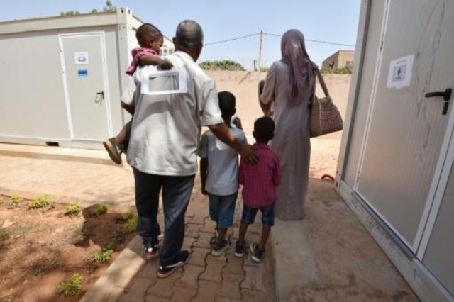 ليبيا ستقيم مركزا مؤقتا للمهاجرين الاكثر عرضة للخطر