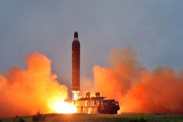 كوريا الشمالية تطلق صاروخًا باليستيًا عابرًا للقارات