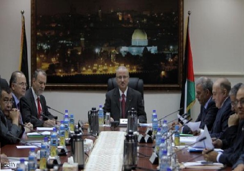 خلاف بين الحكومة الفلسطينية وحماس بشأن الموظفين الحكوميين