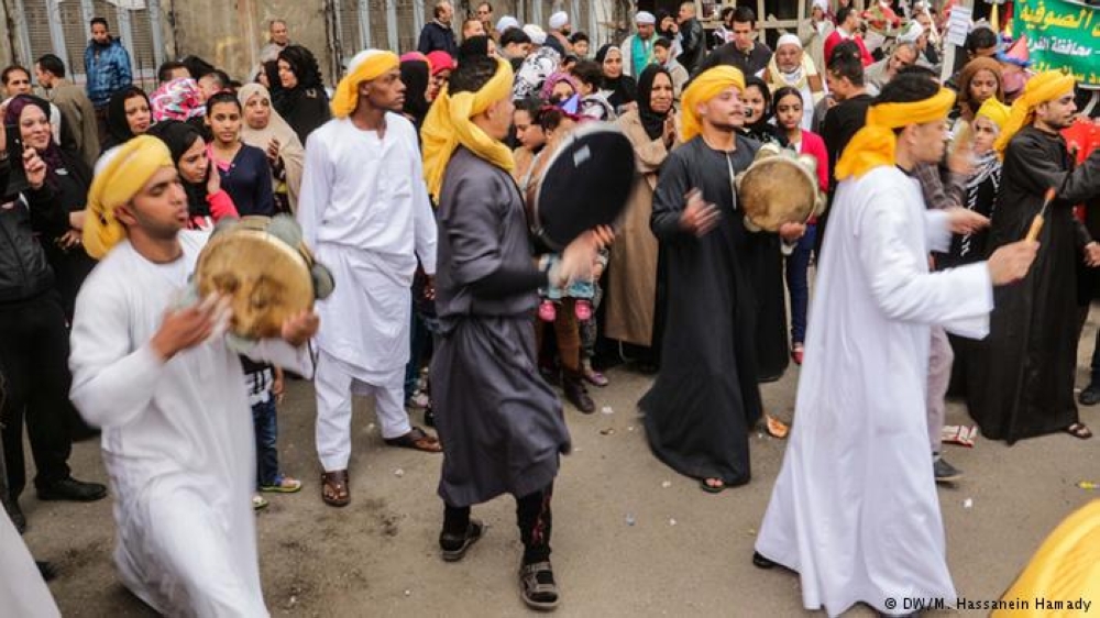 صوفيو مصر يبقون احتفالاتهم بالمولد النبوي رغم اعتداء سيناء