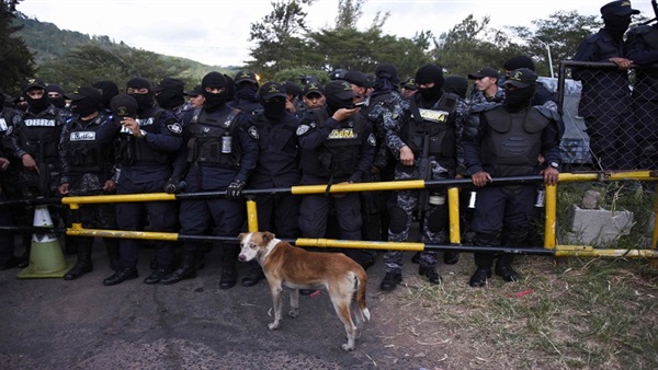 شرطيون يرفضون تطبيق حالة الطوارئ في هندوراس