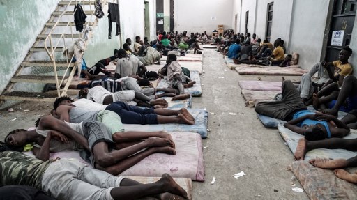 باحث يعتبر اجلاء المهاجرين من ليبيا عملية 