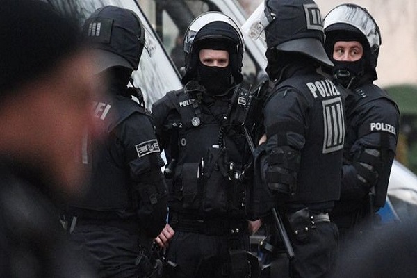 الشرطة الالمانية تعثر على متفجرة في سوق تجاري