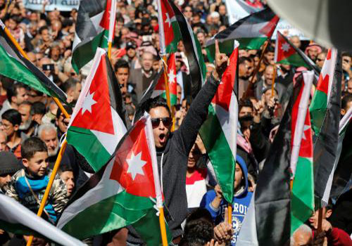 أكثر من 20 الف متظاهر في عمان منددين بقرار ترمب