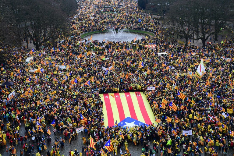 45 ألف متظاهر في بروكسل دعما لاستقلال كاتالونيا