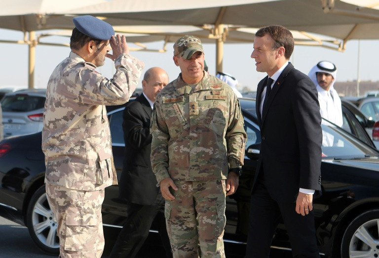 الرئيس الفرنسي يصل إلى قطر