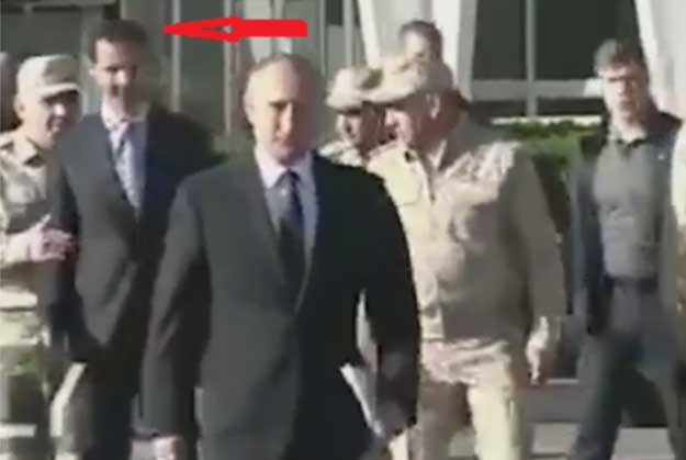 عسكري روسي يمنع بشار من مرافقة بوتين