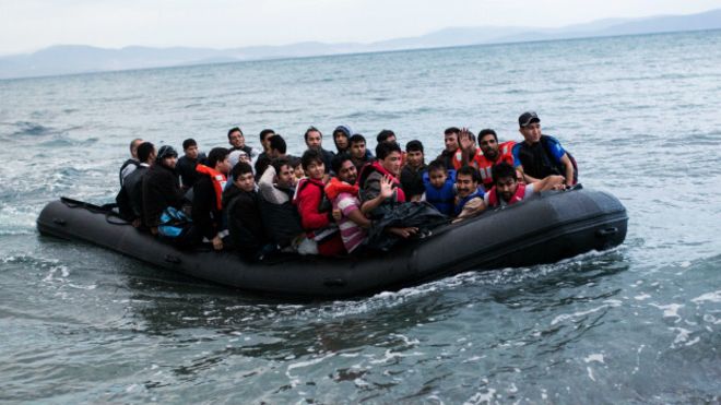انقاذ 51 مهاجرًا في تركيا بعد غرق زورقهم