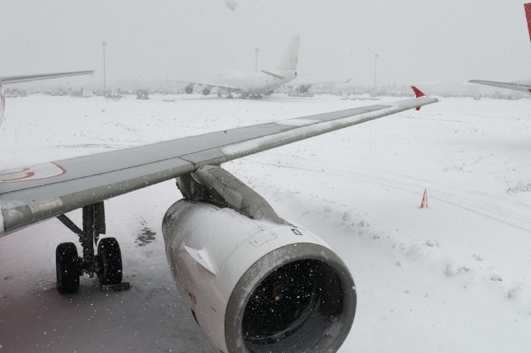 مطار بروكسل يلغي رحلات بسبب الثلوج