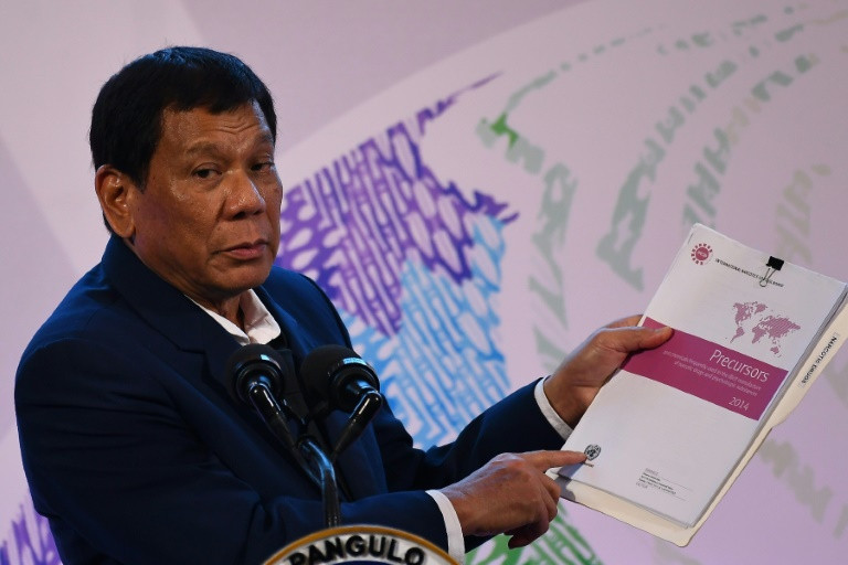 رئيس الفيليبين يطلب من البرلمان تمديد قانون الاحكام العرفية في الجنوب