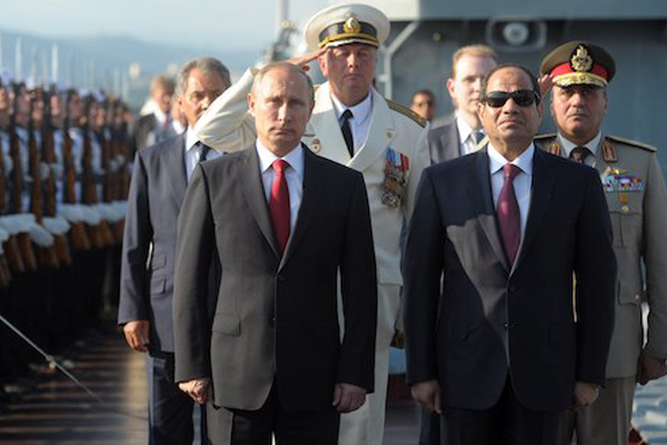 بوتين في مصر لاستخدام المطارات العسكرية وإعادة السياحة