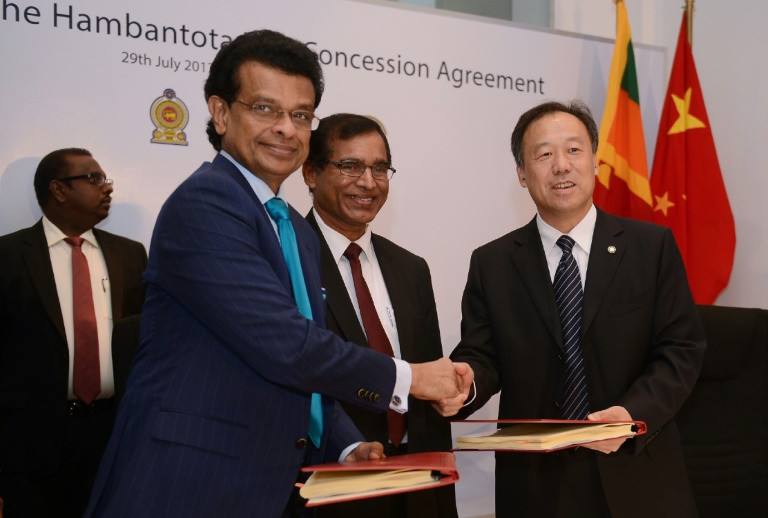 سريلانكا تعهد الى شركة صينية حكومية ادارة ميناء بحري