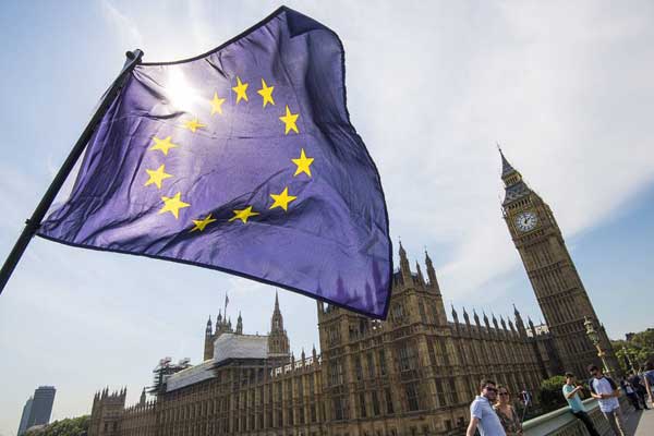 نواب بريطانيا يؤكدون دور البرلمان في إقرار اتفاقات بريكست