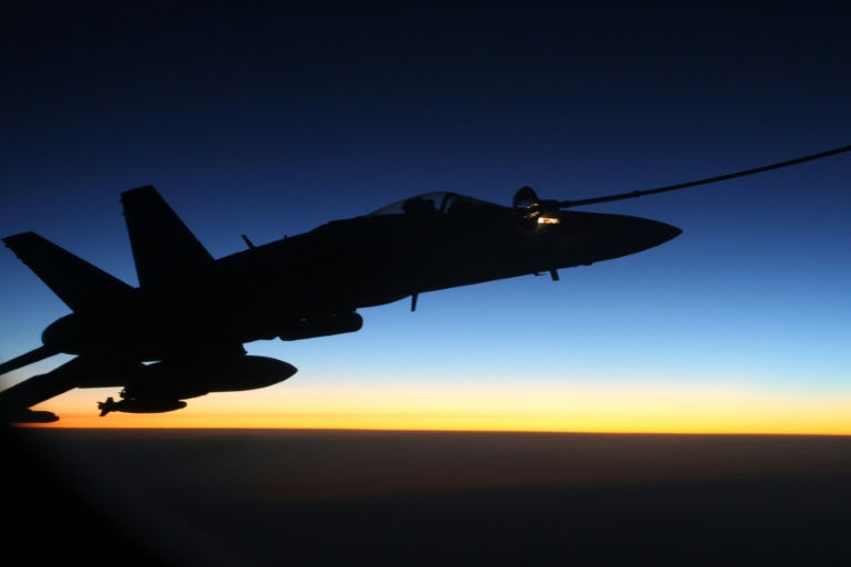 أستراليا توقف غاراتها الجوية في سوريا والعراق