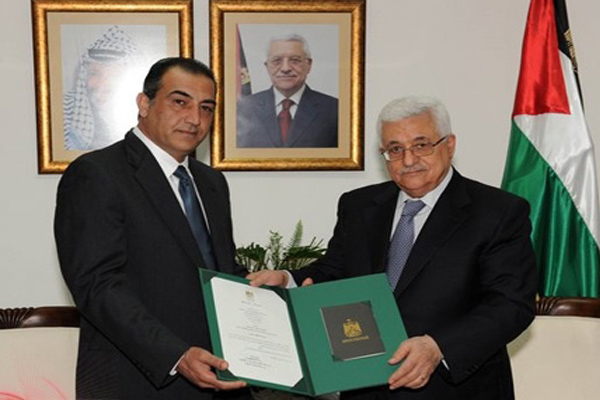 من هو الفلسطيني عدنان مجلي ومن يطرحه لقيادة السلطة الفلسطينية؟