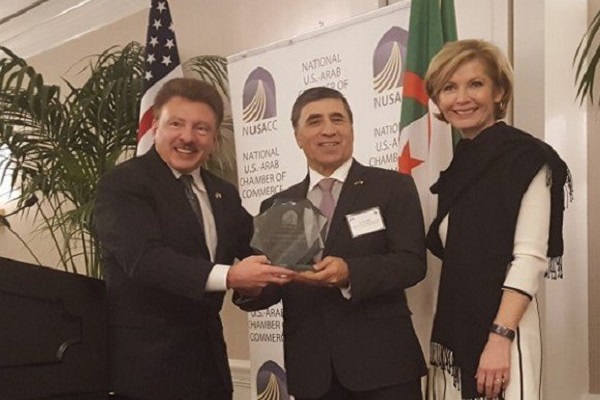 تعيين الدبلوماسي الجزائري مجيد بوقرة سفير السنة في أميركا