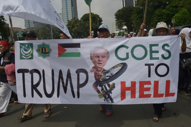عشرات الآلاف يتظاهرون في أندونيسيا دعمًا للفلسطينيين