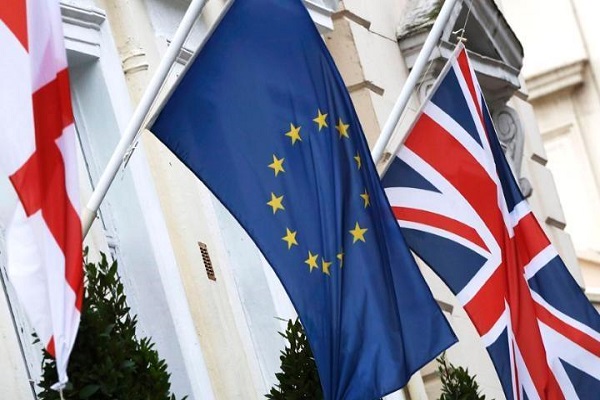 أكثر من نصف البريطانيين يريدون البقاء في الاتحاد الأوروبي