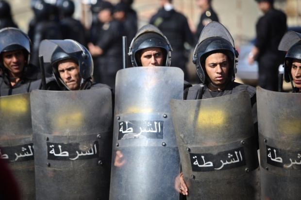 السجن 10 سنوات ل11 متهما بالانضمام لداعش في مصر
