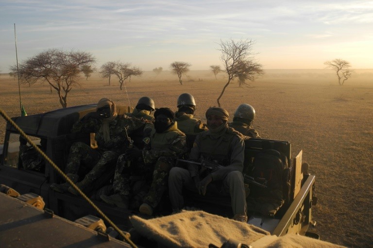 مقتل ثلاثة جنود ماليين بانفجار لغم في وسط مالي