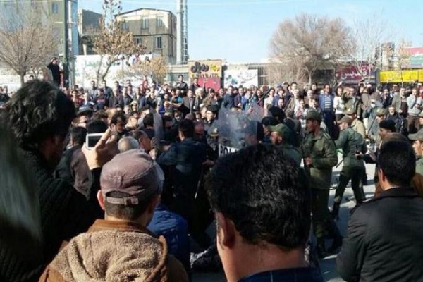 مظاهرات الاحتجاج على الغلاء والفساد في إيران تتسع