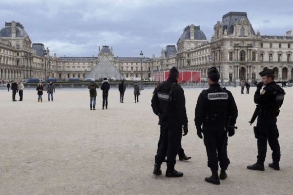 فرنسا تؤكد رسميا أن منفذ الاعتداء قرب اللوفر هو عبدالله الحماحمي