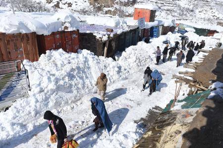 الانهيارات الثلجية تعزل قرى عدة في أفغانستان