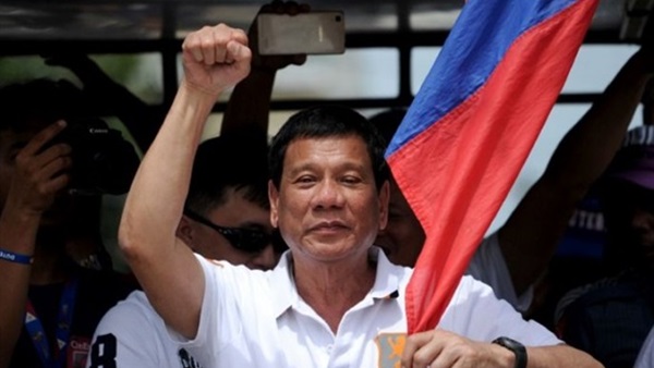 رئيس الفلبين ينهي مفاوضات السلام مع المتمردين