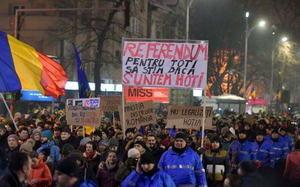 تظاهرات جديدة في رومانيا والسلطة مستعدة لتنازلات