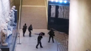الإمارات تدين هجوم متحف اللوفر في باريس