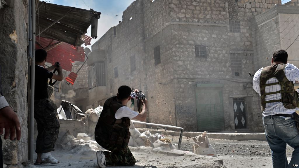 مقتل 70 مقاتلًا في معارك داخلية بين فصائل جهادية في سوريا