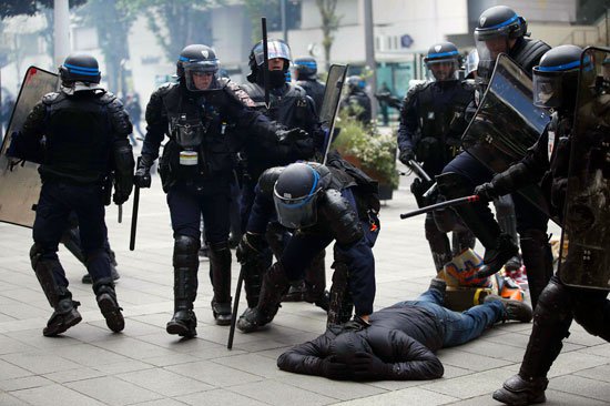 صدامات خلال تظاهرة في باريس رفضا لعنف الشرطة