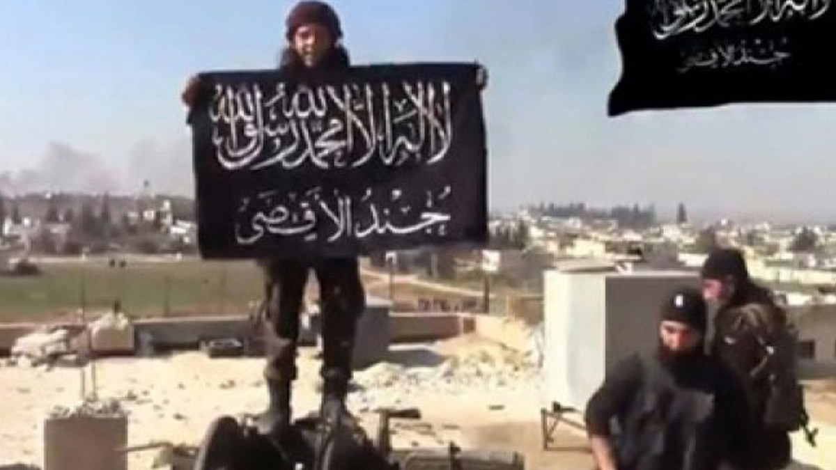 اعدام 41 مقاتلاً خلال اقتتال بين فصيلين جهاديين في سوريا