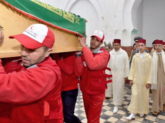 ولي عهد المغرب تقدم جنازة محمد بوستة