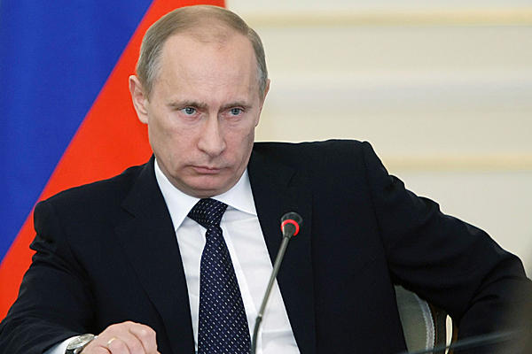 بوتين: موسكو تريد استقرار السلطات الشرعية في سوريا