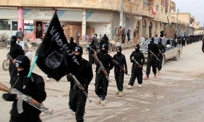 البنتاغون: قيادات داعش تغادر الرقة السورية