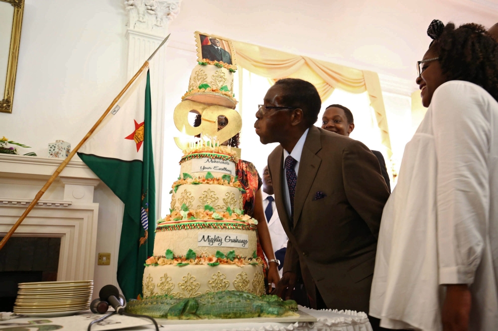 روبرت موغابي يحتفل بعيد ميلاده الثالث والتسعين