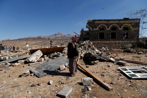 48 قتيلا في هجوم انتحاري ومعارك في اليمن