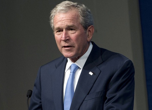 بوش الابن ينتقد هجمات ترامب على وسائل الاعلام