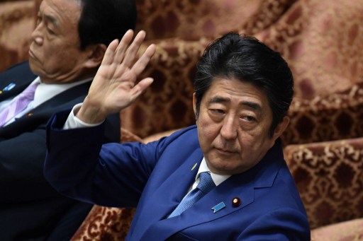 تعديلات في الحزب الحاكم الياباني قد تجيز لآبي البقاء في السلطة حتى 2021