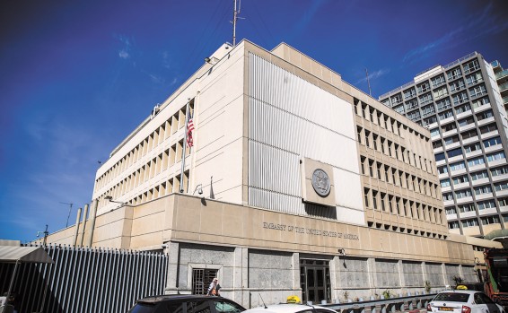 عضو في الكونغرس الأميركي يبحث في إسرائيل إمكان نقل السفارة