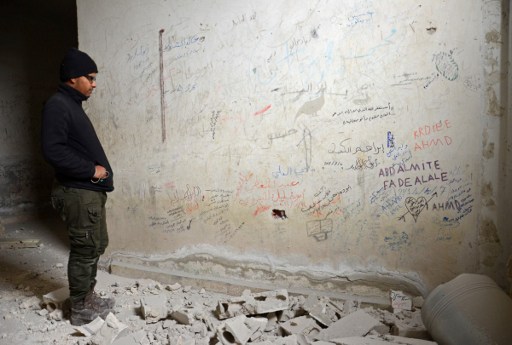 جدران سجن في سوريا تروي توق المعتقلين للخلاص من 