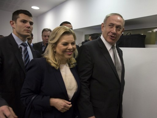 نتانياهو ينفي امام المحكمة ان تكون زوجته طردته من موكبه الرسمي